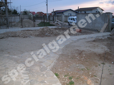 Alei pavate cu piatra