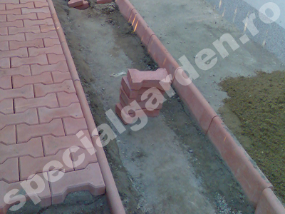 In timpul lucrului la pavaj